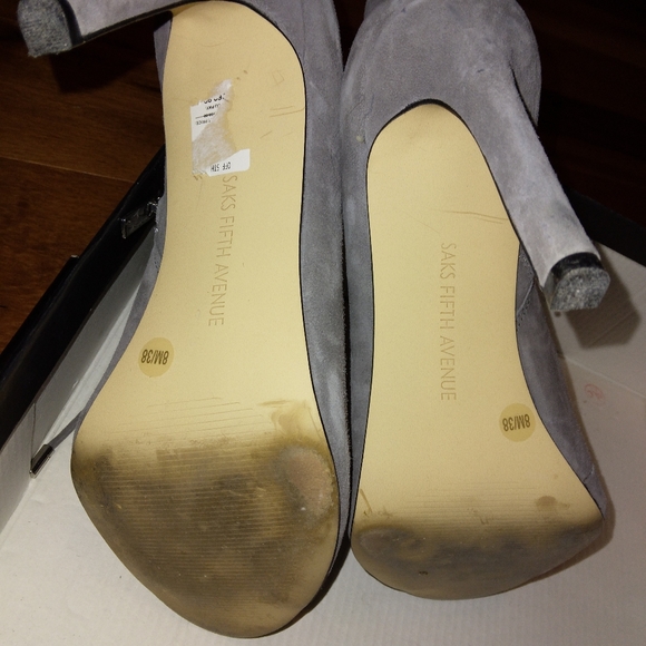 Saks fifth Avenue lace up Grey Booties LIKE NEW! Size 8m - Picture 5 of 7